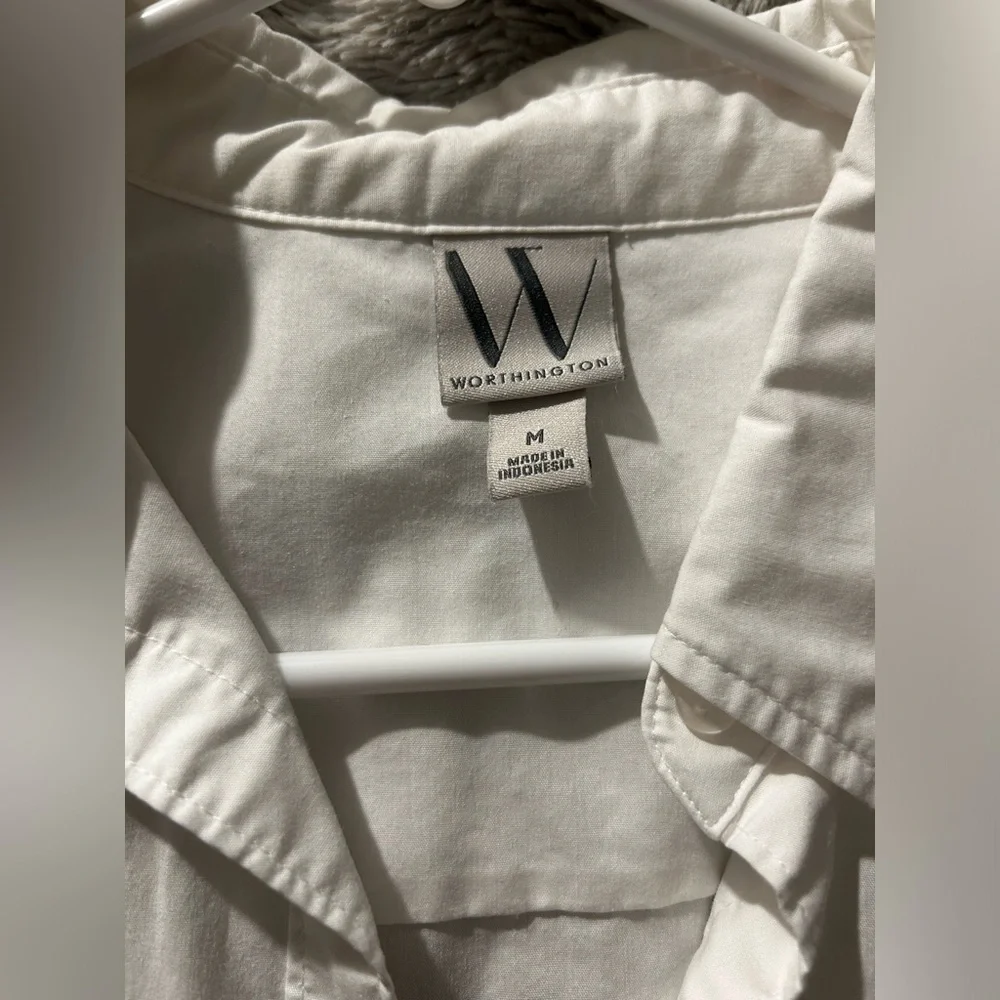Worthington Women’s button-down - Picture 2 of 4